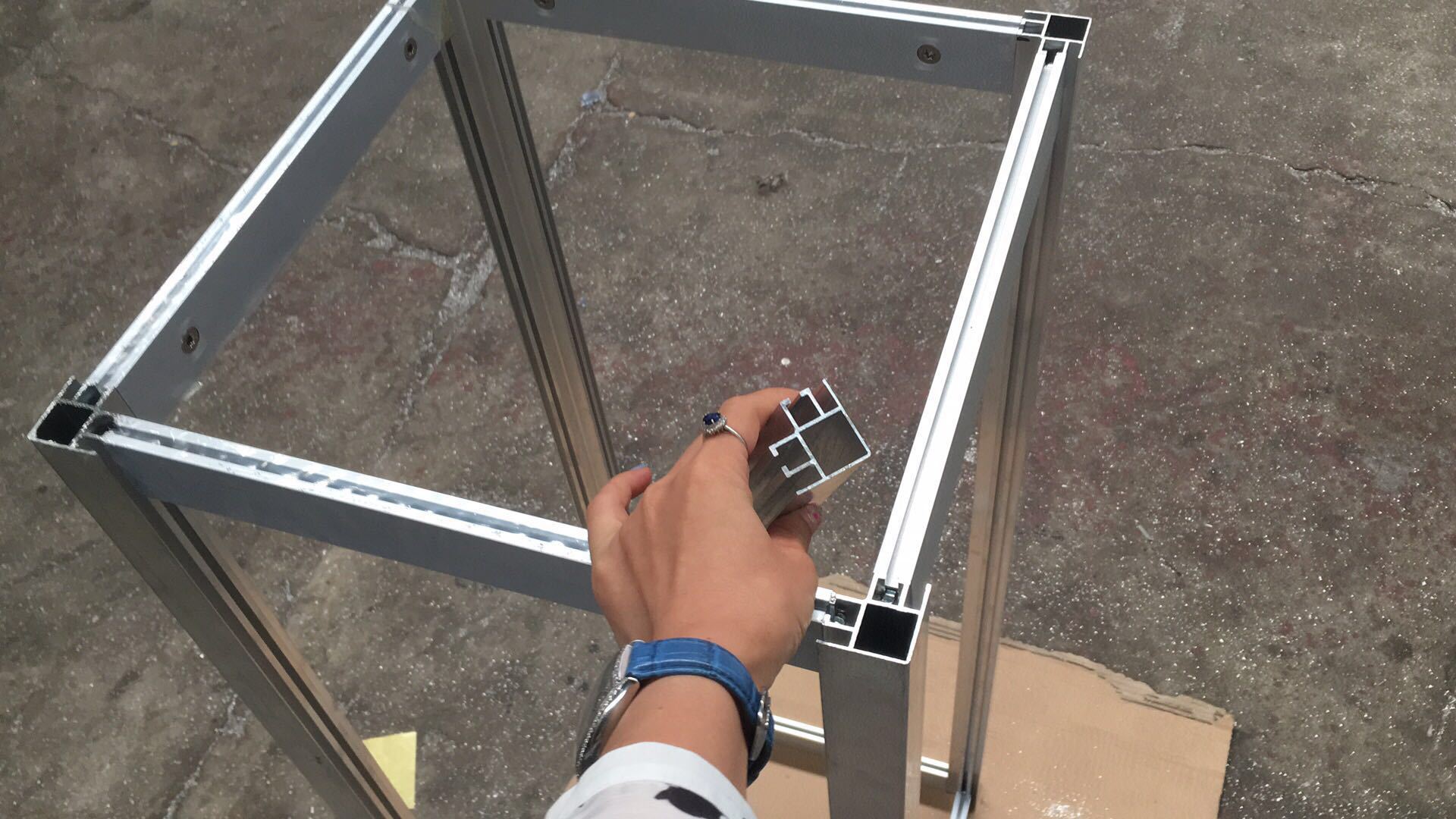 չ�������������Ҿ����ͲĻ�ƶ���ת�ƶ��Ľ�չʾ���ײ�װ