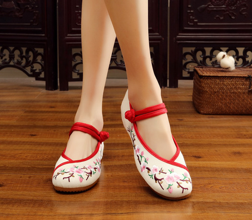 2020 Summer Old Beijing Cloth Shoes Ethnic Style Bridal Embroidered Wedding Shoes Inner Heightened Wedge Women's Single Shoes