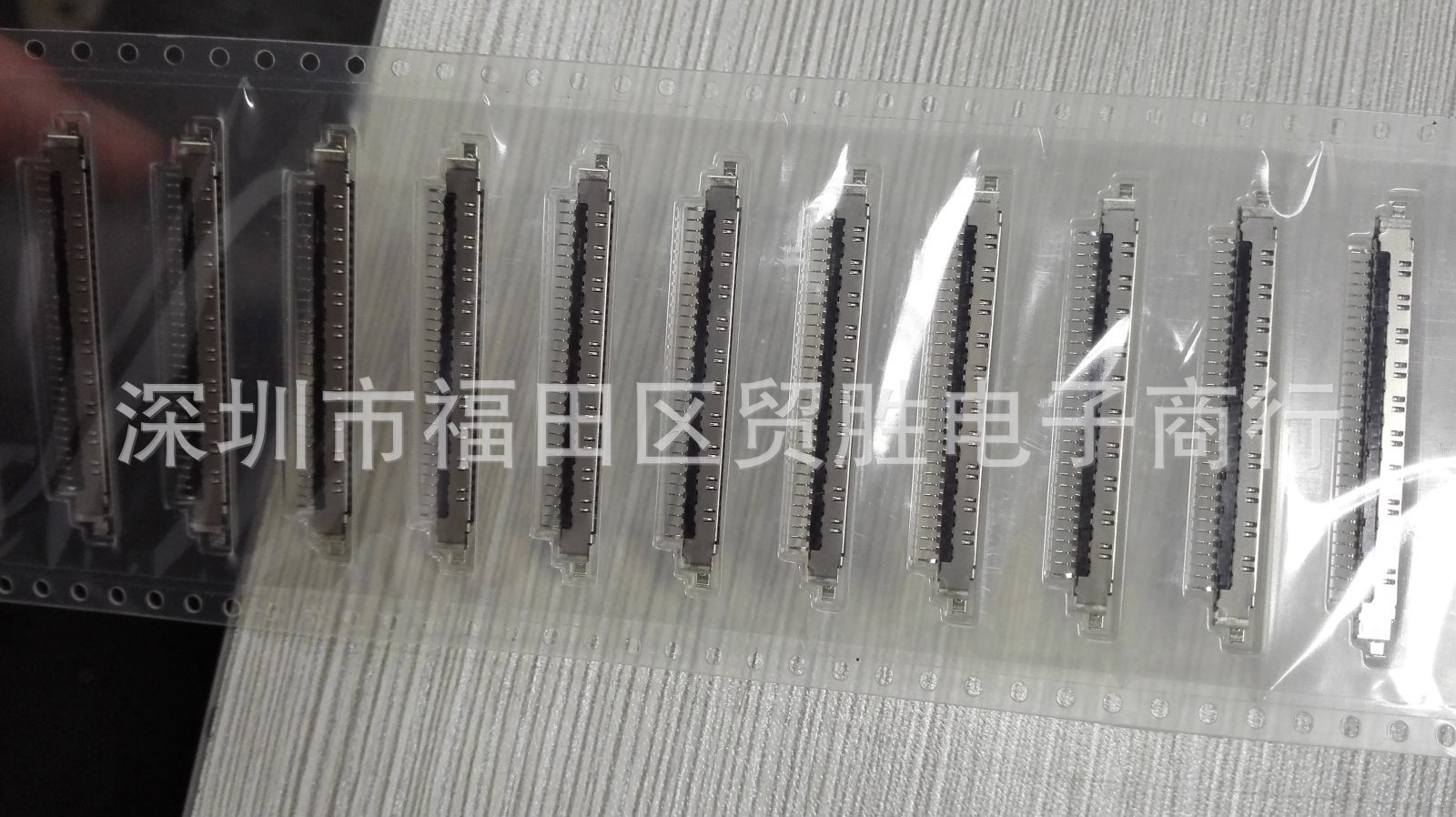 FI-XB30SRL-HF11-R3000 JAE 1.0mm间距30P液晶屏连接器 LVDS屏端