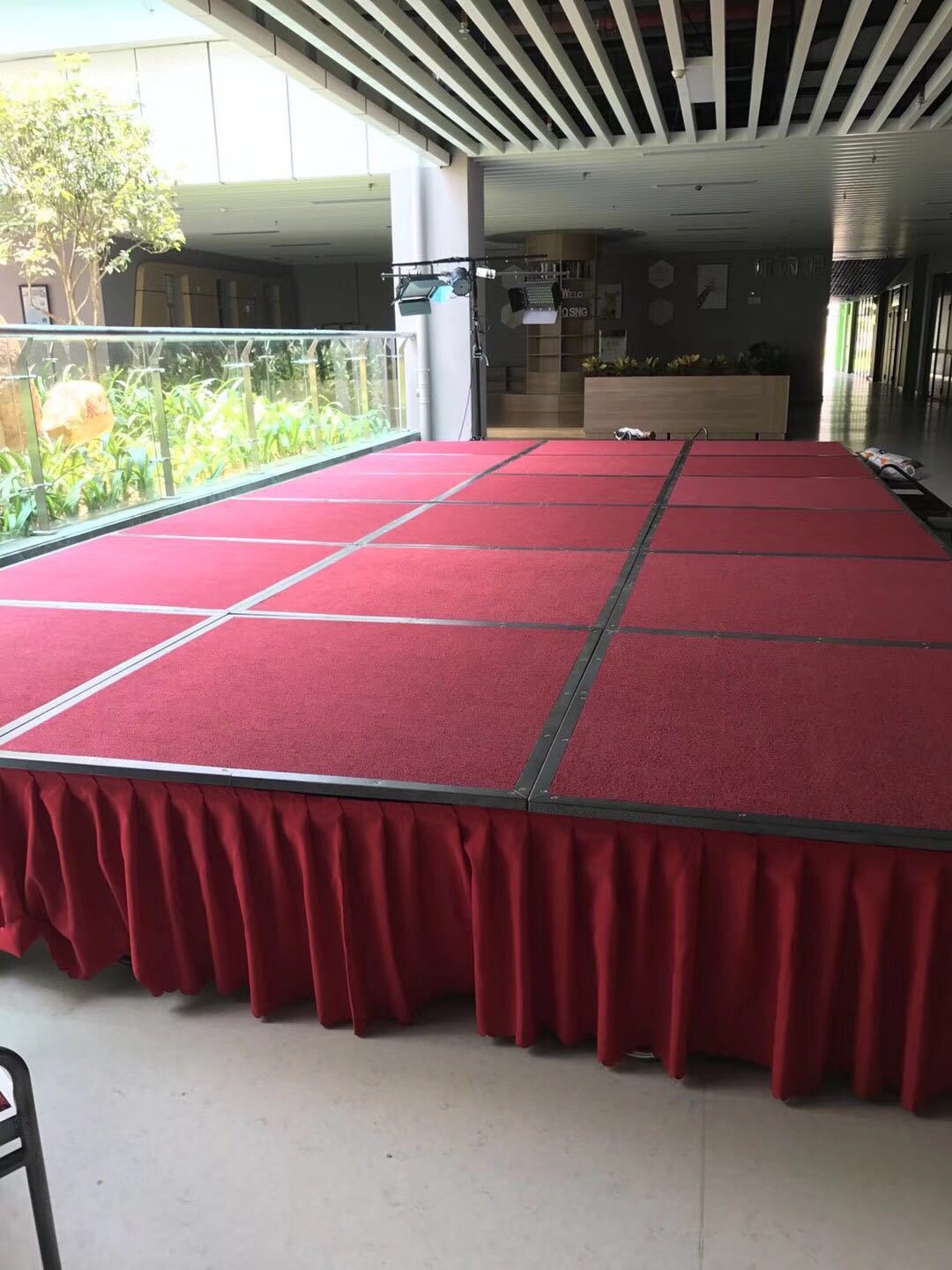 厂家直供折叠舞台 酒店专用舞台小型快速安装临时舞台婚庆T台-阿里巴巴