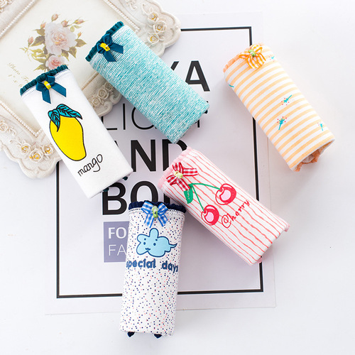 Fruit-themed Women's Underwear, Women's Pure Cotton Briefs, Mid-Rise, Student-Style, Cute Hip-Boosting Cartoon Designs for Young Girls