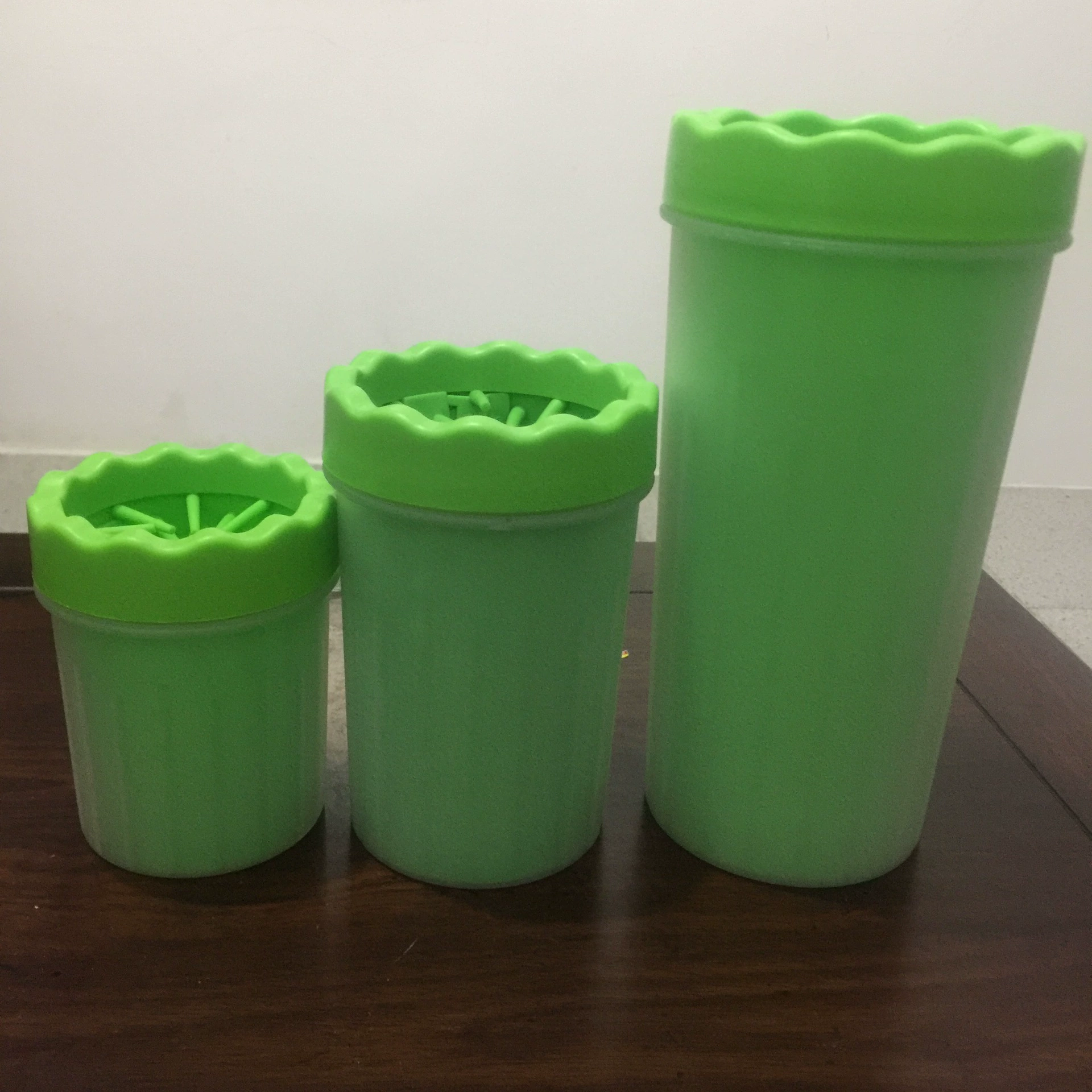 Взрывы Чашка для мытья ног домашних животных Чистка собак Кошка Силиконовая Массажная щетка Уход Чашка для мытья ног Товары для домашних животных