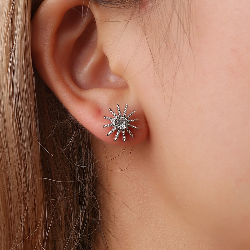 New Korean Star And Moon Earrings Cute Star Moon Diamond Asymmetric Earrings display picture 2