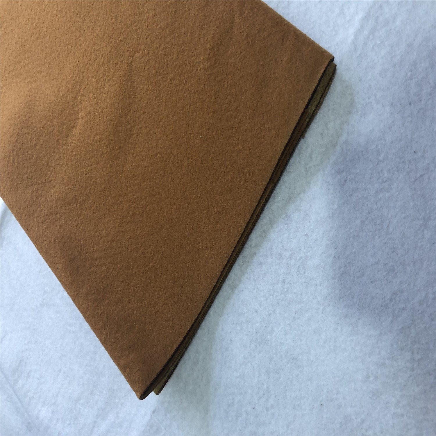 厂家供应涤纶无纺布 彩色不织布 针刺无纺布 箱包材料