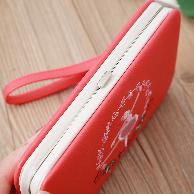 Fashion Long Multifunctional Embroidered Portable Wallet Wholesale display picture 3
