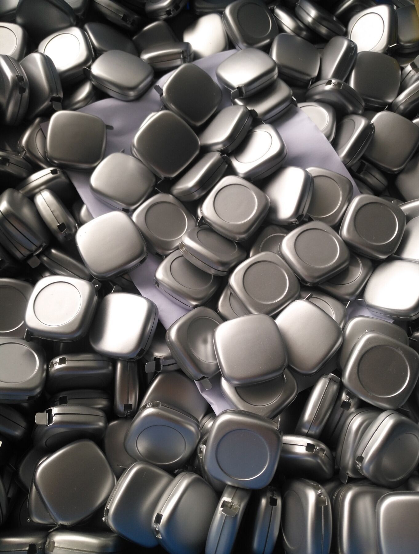 塑料喷漆加工（可喷：橡胶漆  银色 金色 哑色等等效果）