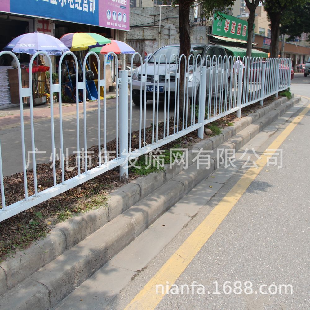 厂家出售临边京式护栏 城市花坛市政护栏 道路隔离栏