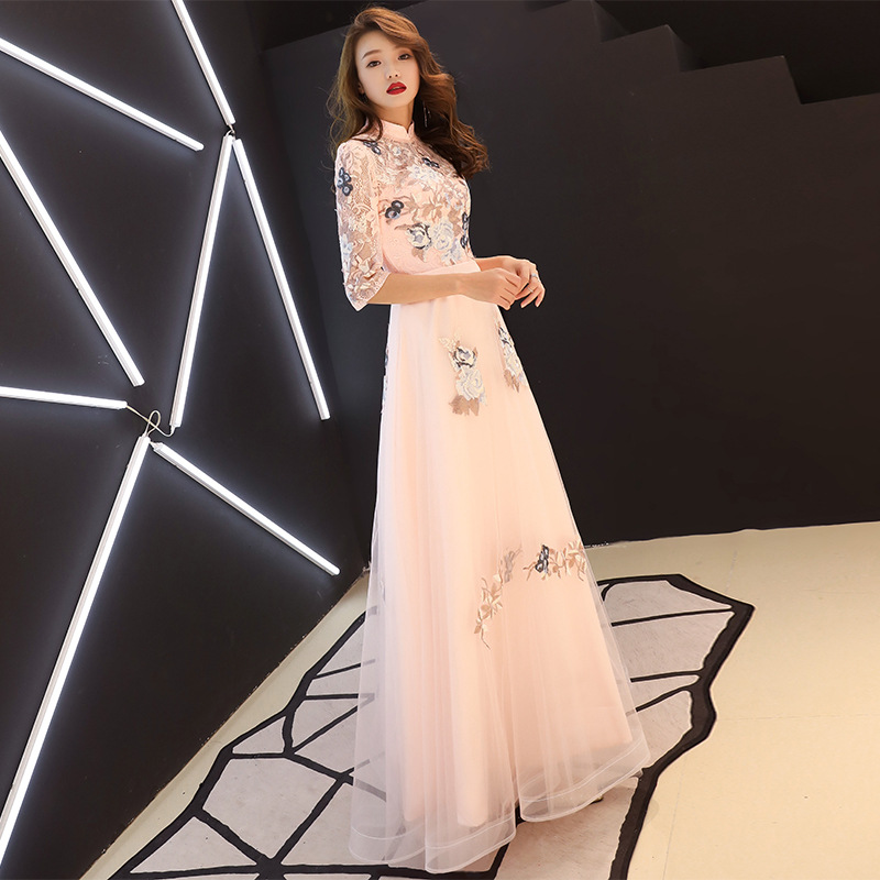 Vestido de noche estilo chino con cuello mandarín para banquetes, novedad 2026, para reuniones anuales de otoño y verano, cheongsam mejorado, elegante, adelgazante, estilo midi.