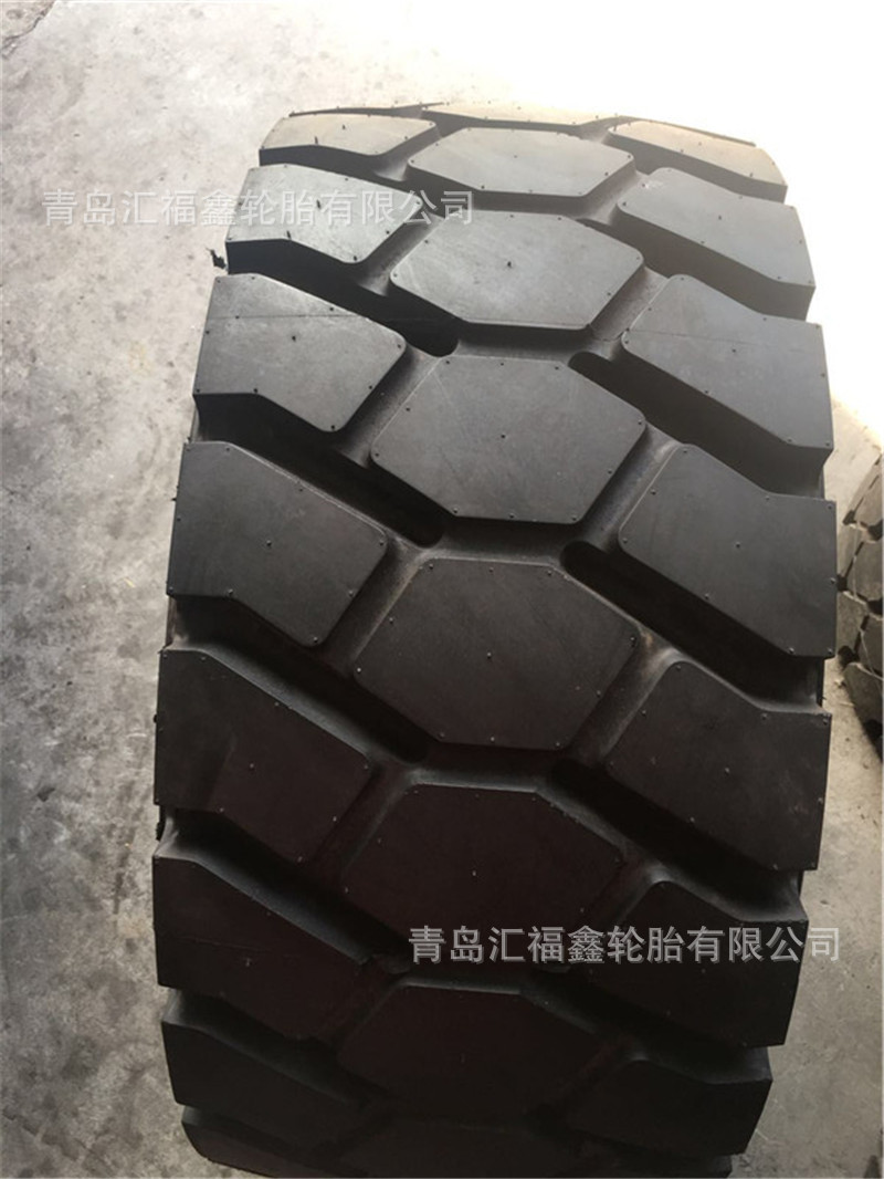 现货供应 钢丝子午线低平板拖车轮胎355/65R15