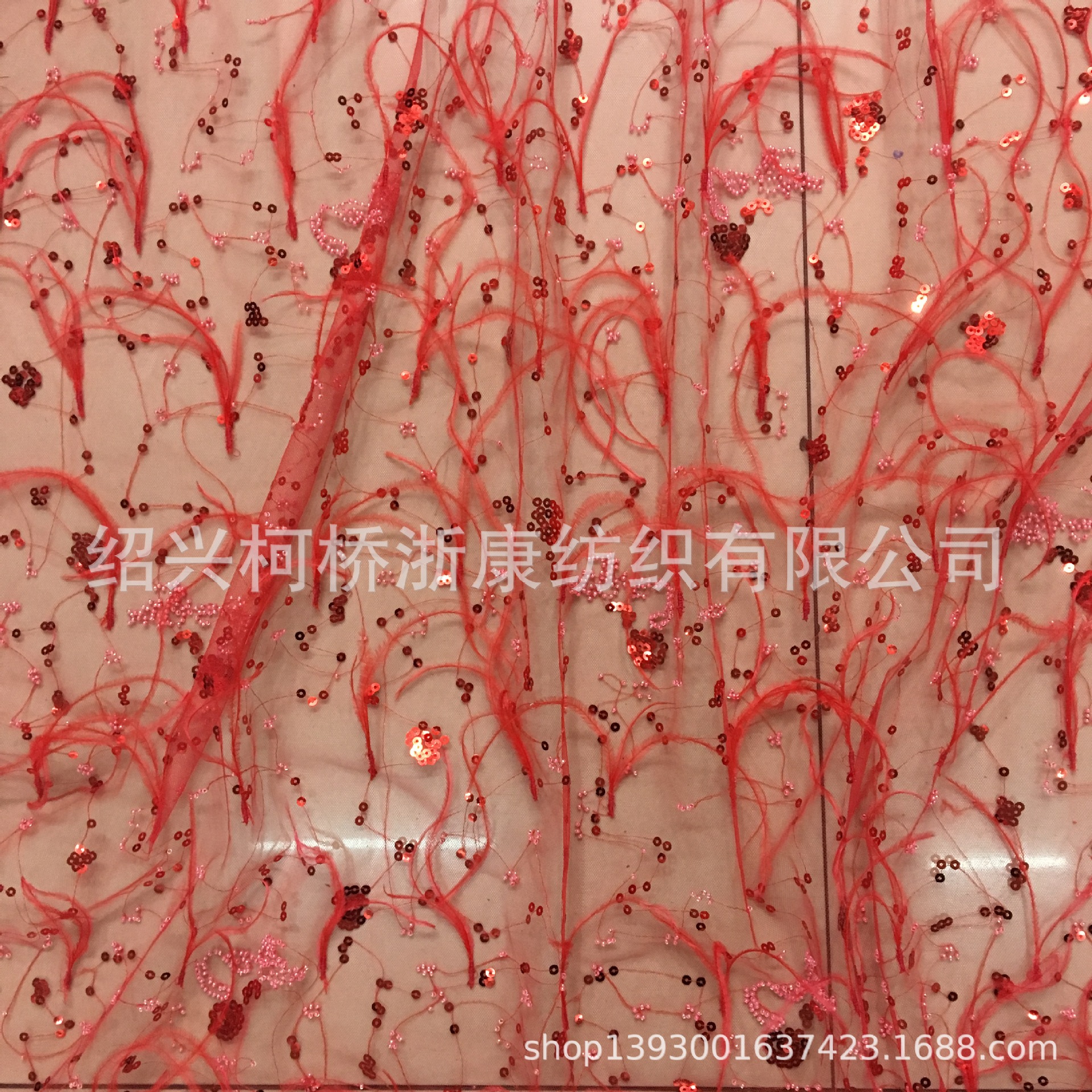 厂家自销 手工立体羽毛绣花面料 亮片串珠绣花布 时尚女装连衣裙