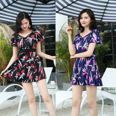 大碼泳衣加肥女士連體新款印花中年媽媽遮肚顯瘦泡溫泉保守泳裝