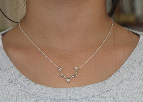Simple Antler Necklace Christmas Elk Reindeer Pendant Necklace Female Clavicle Chain Fawn Antler Nec
