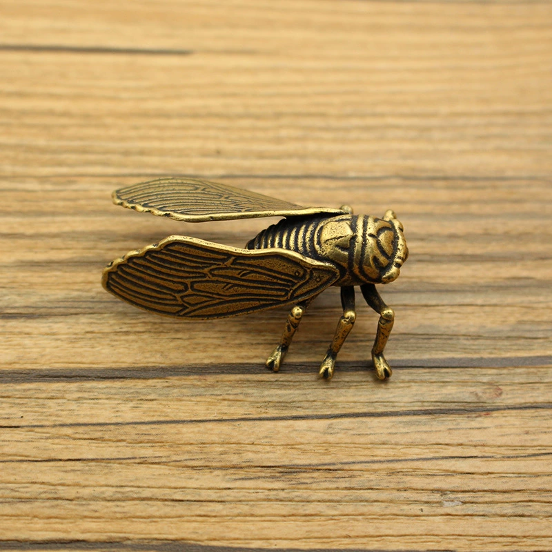 Copper knows the desktop small ornament, the bronze gold cicada tea pet teapot lid to set up a blockbuster inner car ornament wholesale