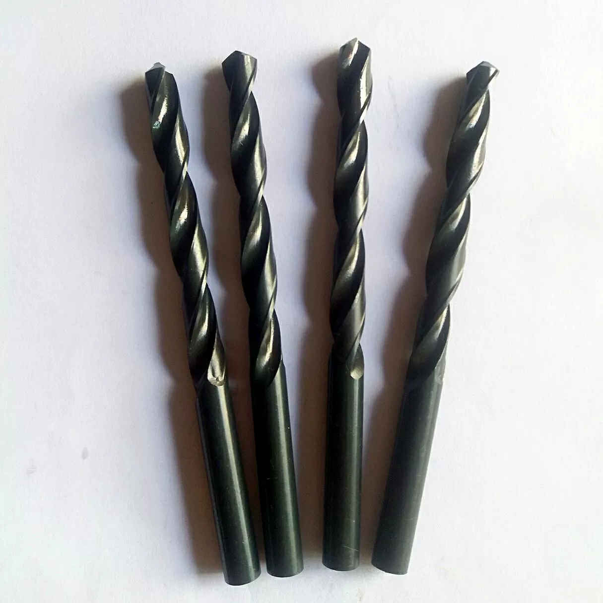 Оптовая продажа сверла с прямым хвостовиком Железный Прокат черный спиральное сверло 4341 Высокоскоростная сталь с прямым хвостовиком спиральное сверло