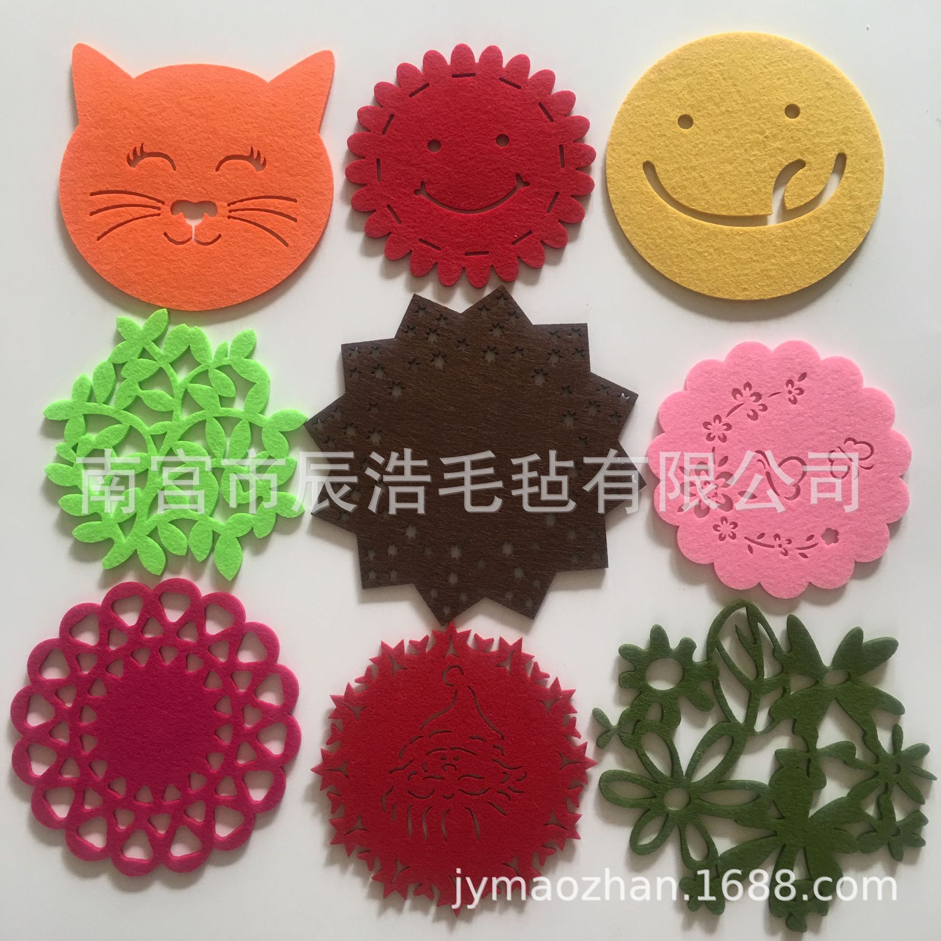 厂家直销 毛毡圆形镂空餐垫花朵防滑隔热杯垫盘垫布艺装饰垫
