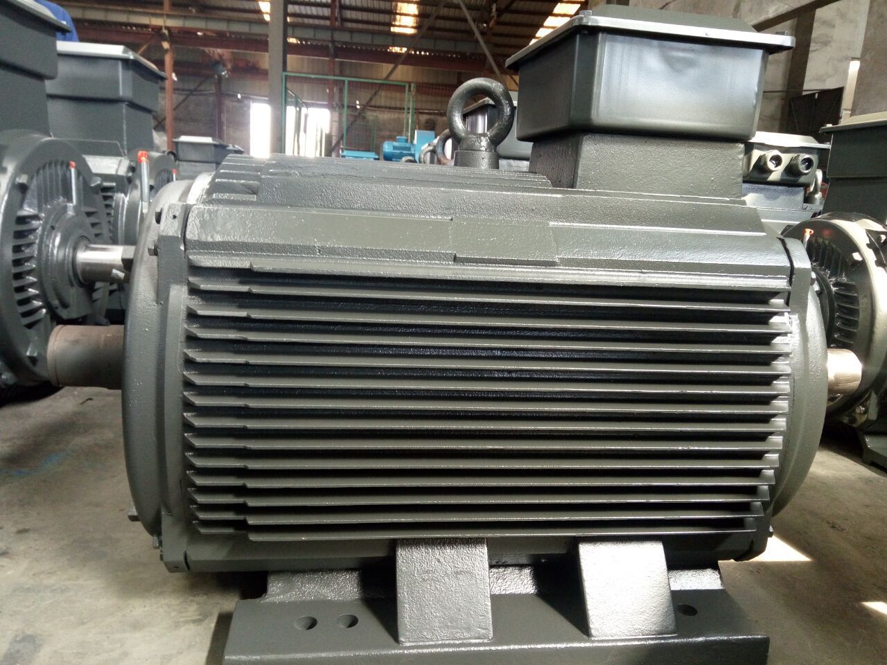 YE2-3551-4 355KW 380V���꽻�����