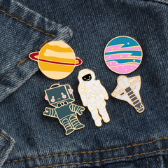 Foreign Trade Jewelry Planet Brooches: Astronaut Oil-Drop Alloy Brooch, Cartoon Badge – Robot & Spaceship Pins