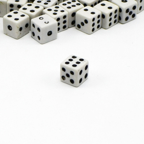 8*8*8MM mini dice magic props accessories small toys chess and card toys Amazon