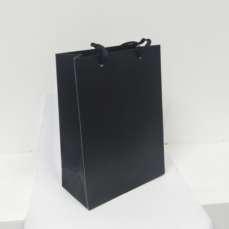 Bolso de regalo de papel Kraft bolso regalo joyería al por mayor accesorios de una pieza de entrega a juego bolsa de embalaje