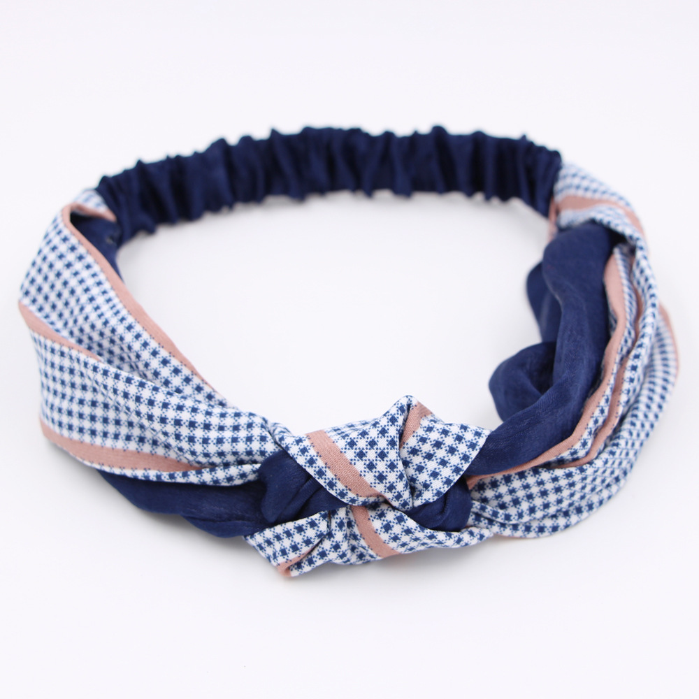 Korean  Knot Wide-brimmed Cross Retro Middle Knotted Headband Wholesale display picture 9