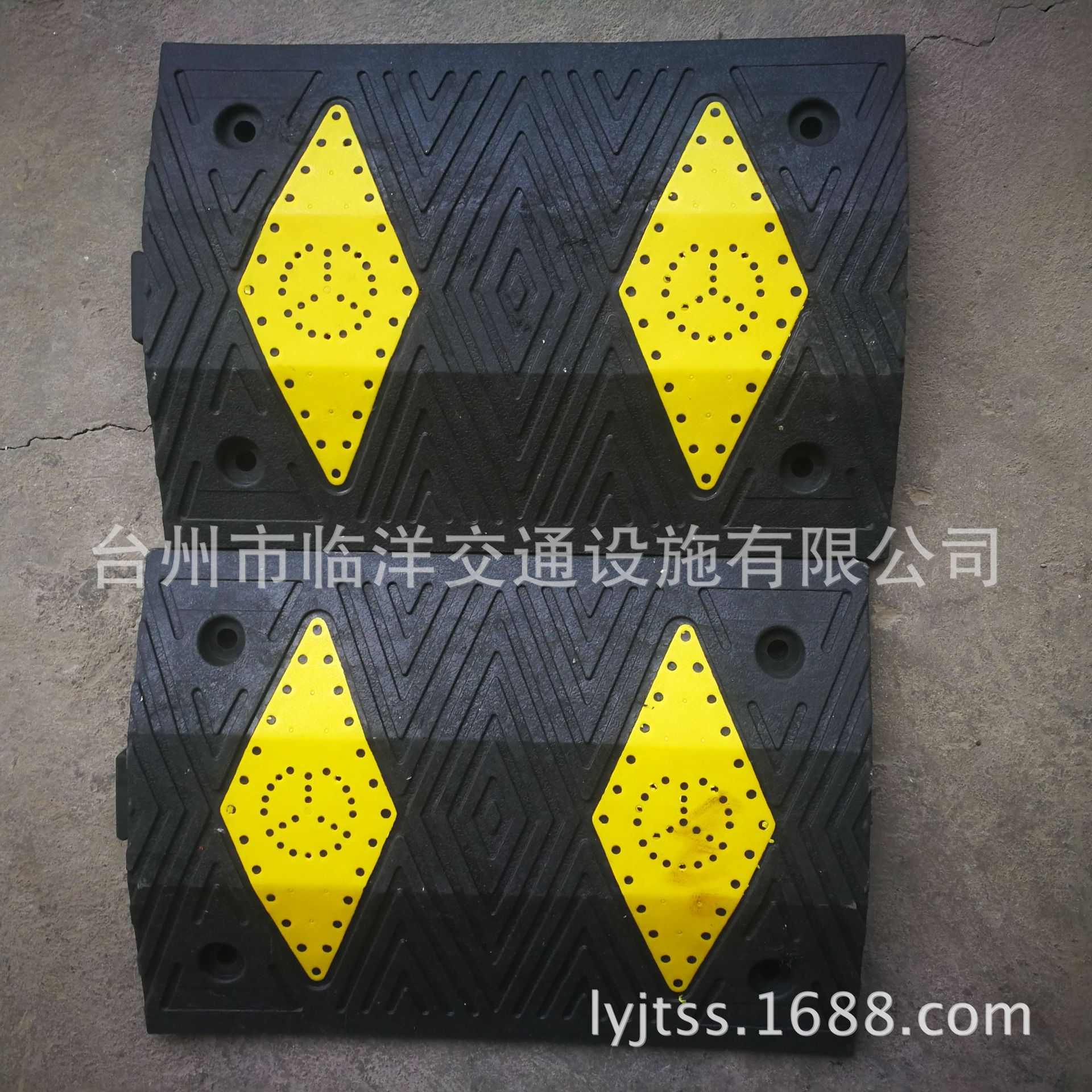 橡塑减速带  高压减速带公路缓冲带交通设施