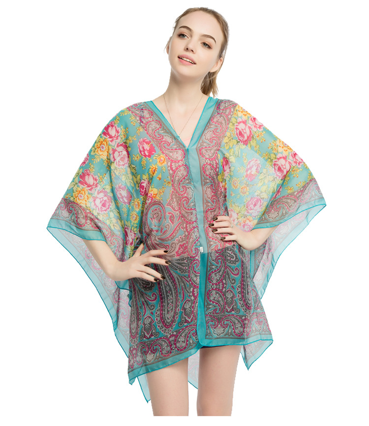 印花雪纺丝巾 珍珠扣防晒披肩批发 海边沙滩巾