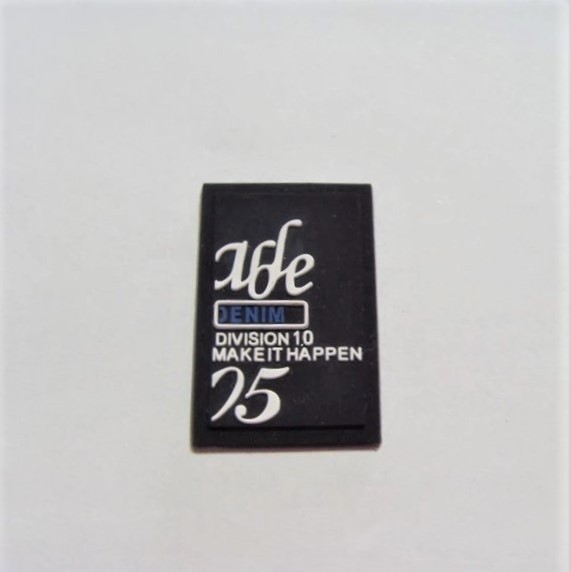 硅胶箱包手袋胶章 服装帽子环保滴塑标