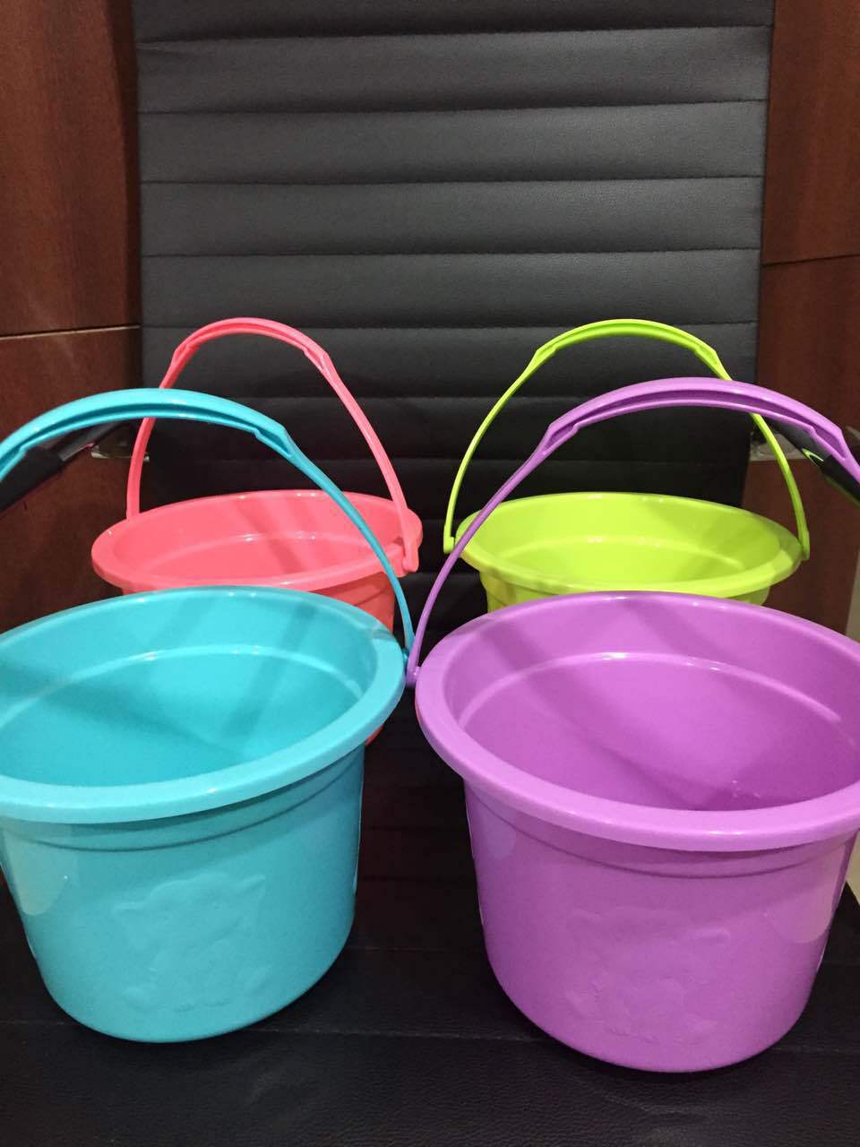 彩色小水桶 美术用品 涂料桶洗笔小桶油漆桶 儿童沙滩玩具加厚3L