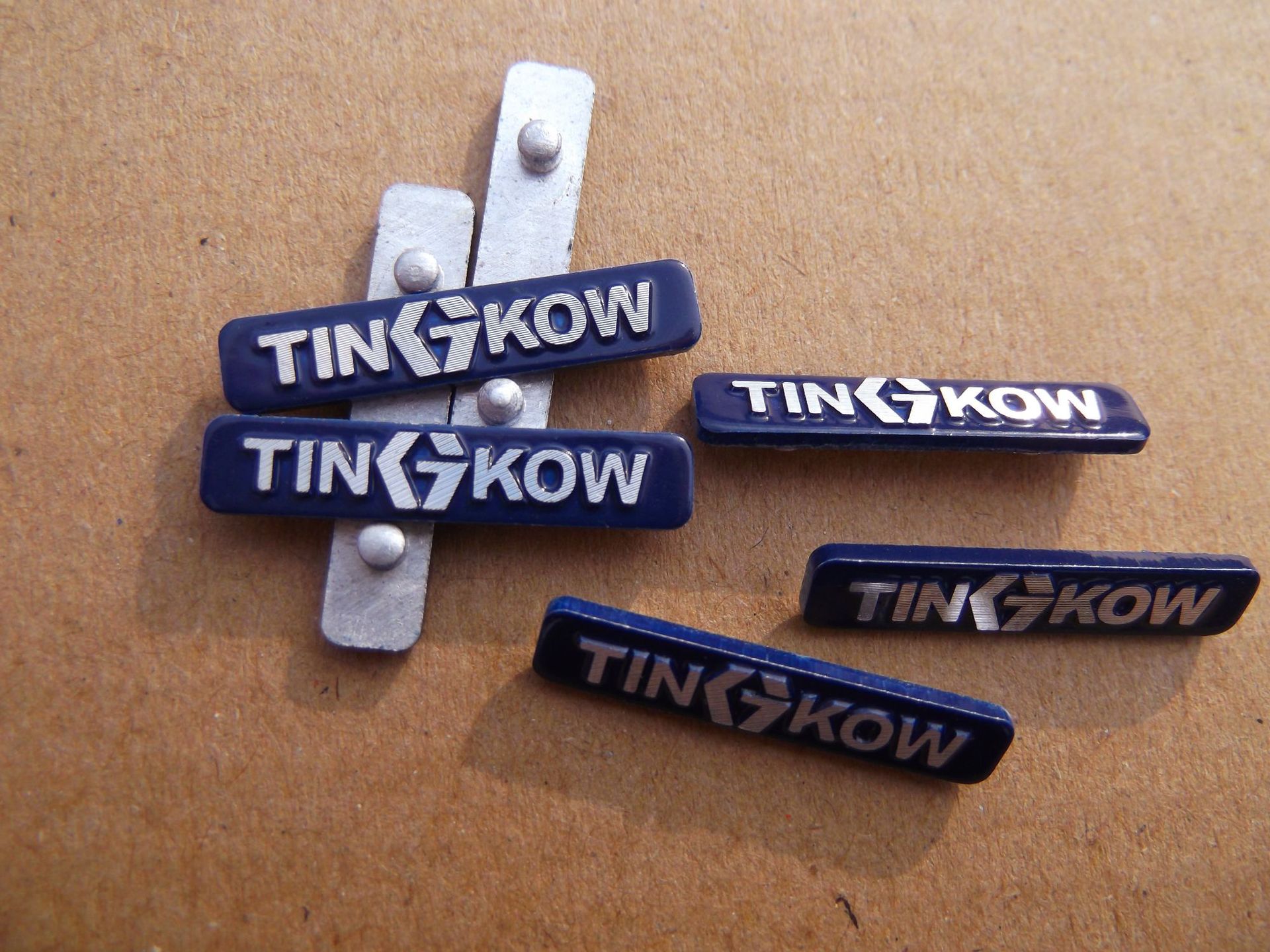 MINI磨光底座金属标牌 腐蚀拉丝铝牌 公司标牌 高光冲压铭牌定做