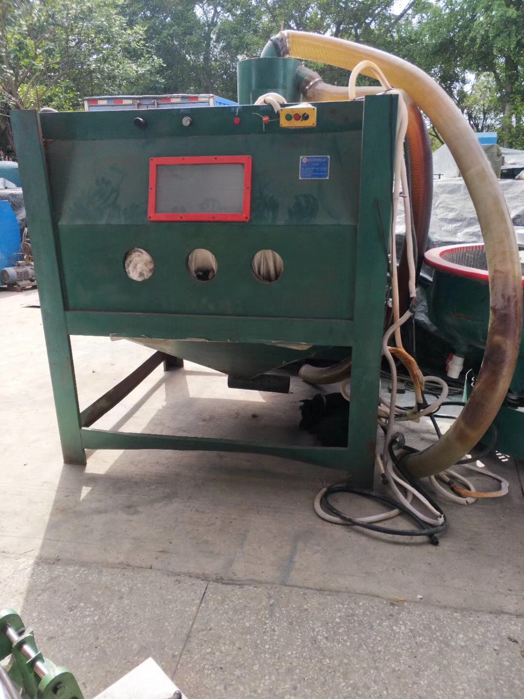 二手手动喷砂机 配集尘箱，各种手动自动喷砂机都有现货