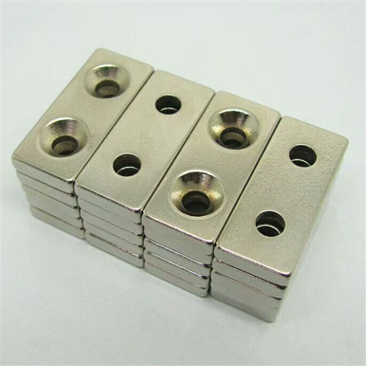 钕铁硼强力磁铁 方块双沉孔孔磁铁 镀锌镀镍磁铁 期待您的来电