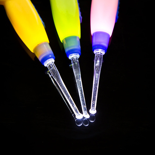 Wholesale replacement head cartoon animal detachable cleaning ear scoop detachable plastic ear picking luminous ear scoop