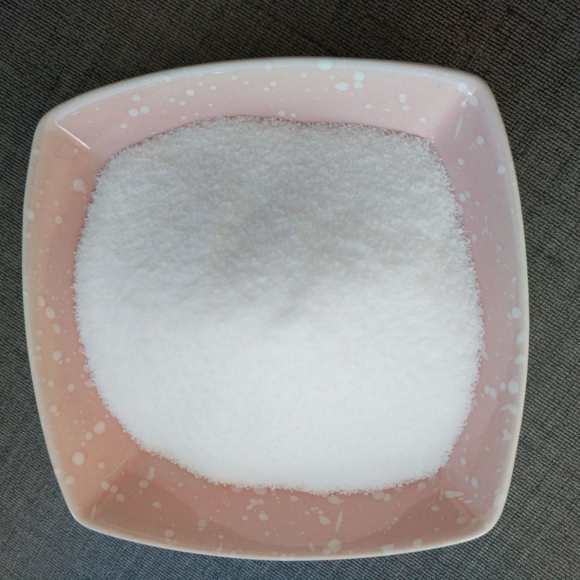 供应PE白色磨砂粒子30-40目 洗面奶用不可溶清洁磨砂颗粒