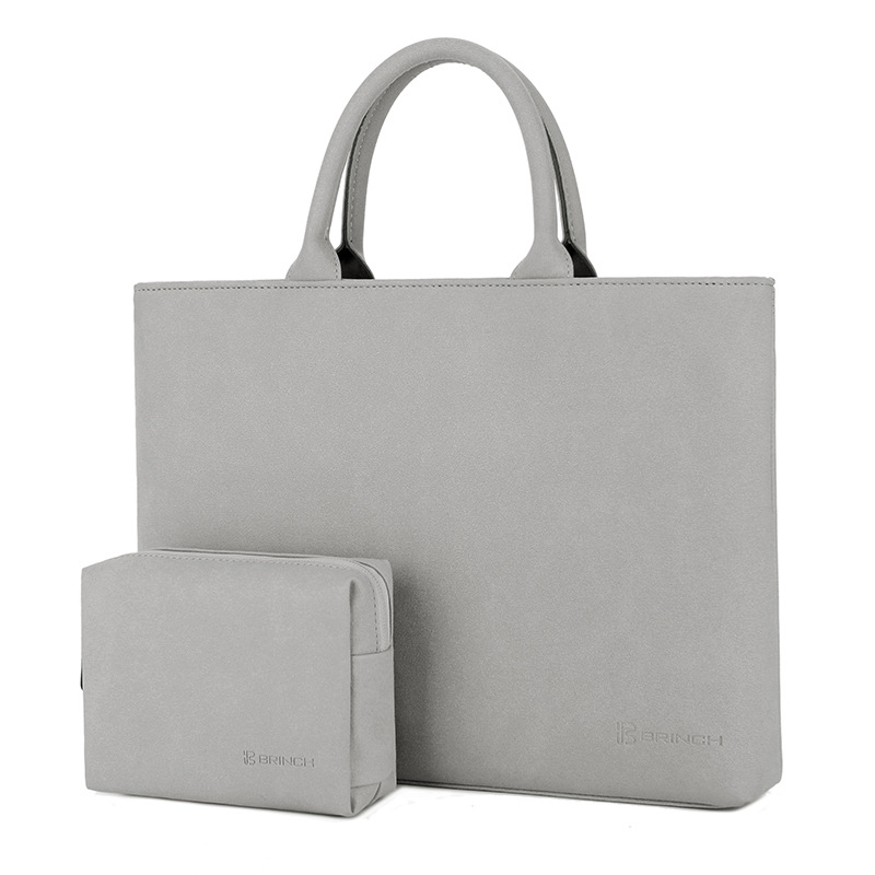 작은 가방과 함께 라이트 그레이