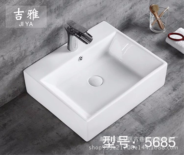 EAF9E6D34F61325BD89C9C471CC123