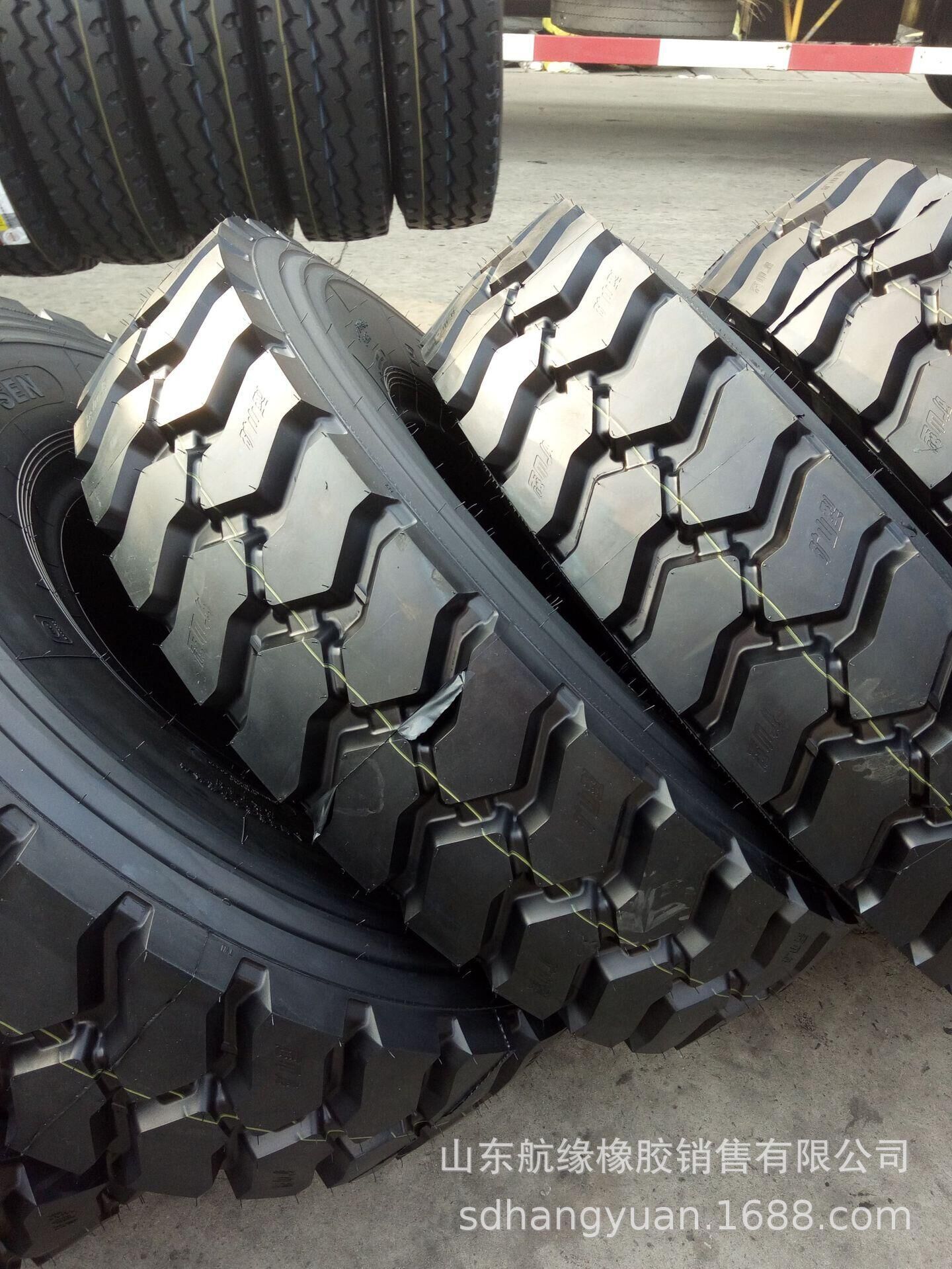 载重钢丝轮胎1200R20重载型子午线矿用轮胎 加厚加强钢丝轮胎