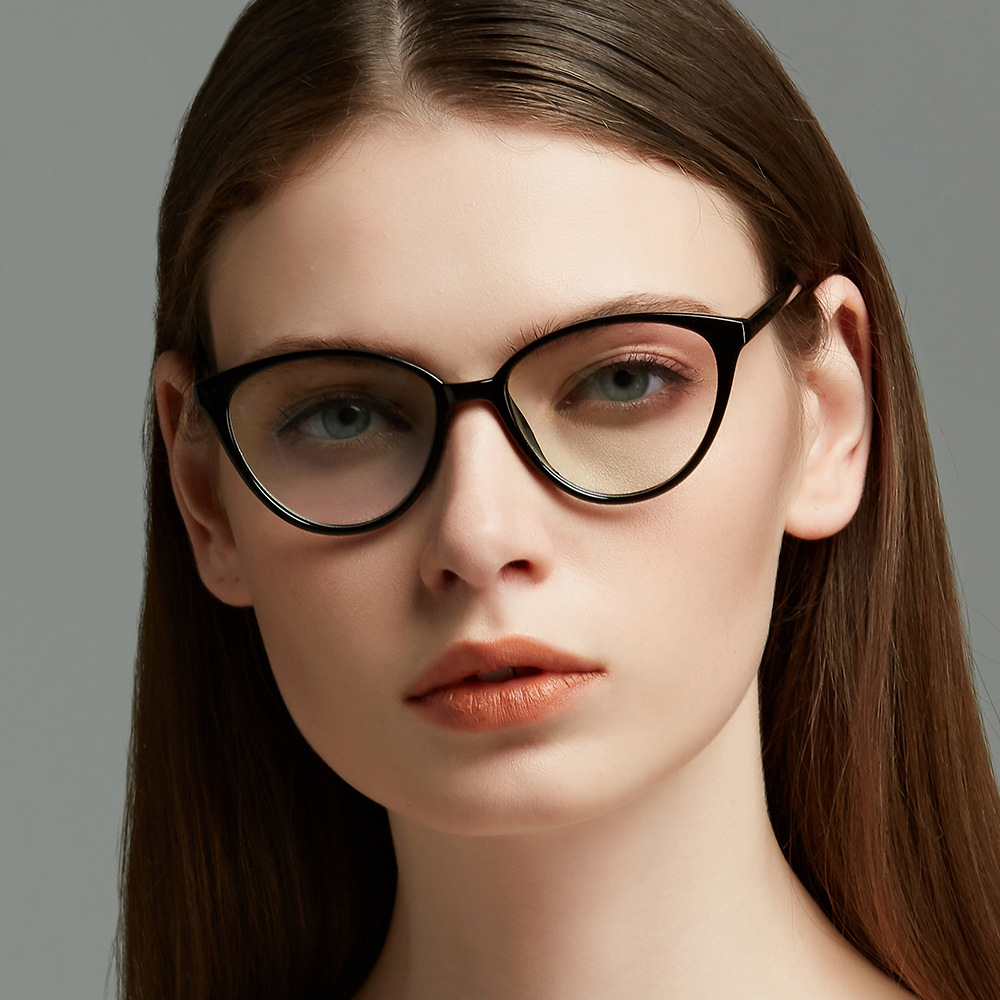 fashionable trend retro glasses