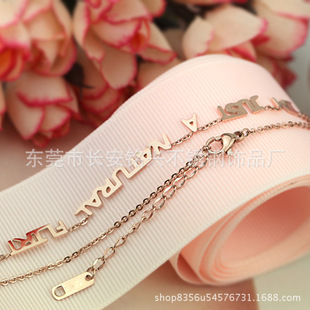 һ�Ͷ���ͬ��UԒ���18Kõ���Ů������ĸ�朲��P��i���