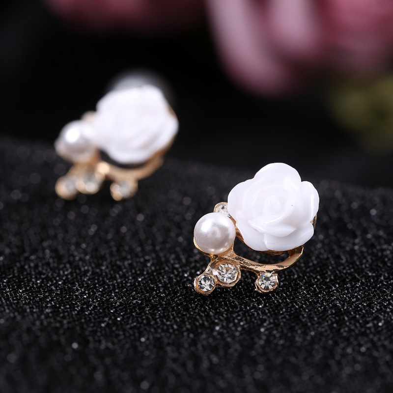 Fashion Flower Alloy Inlay Artificial Pearls Rhinestones Women's Earrings 1 Pair display picture 3