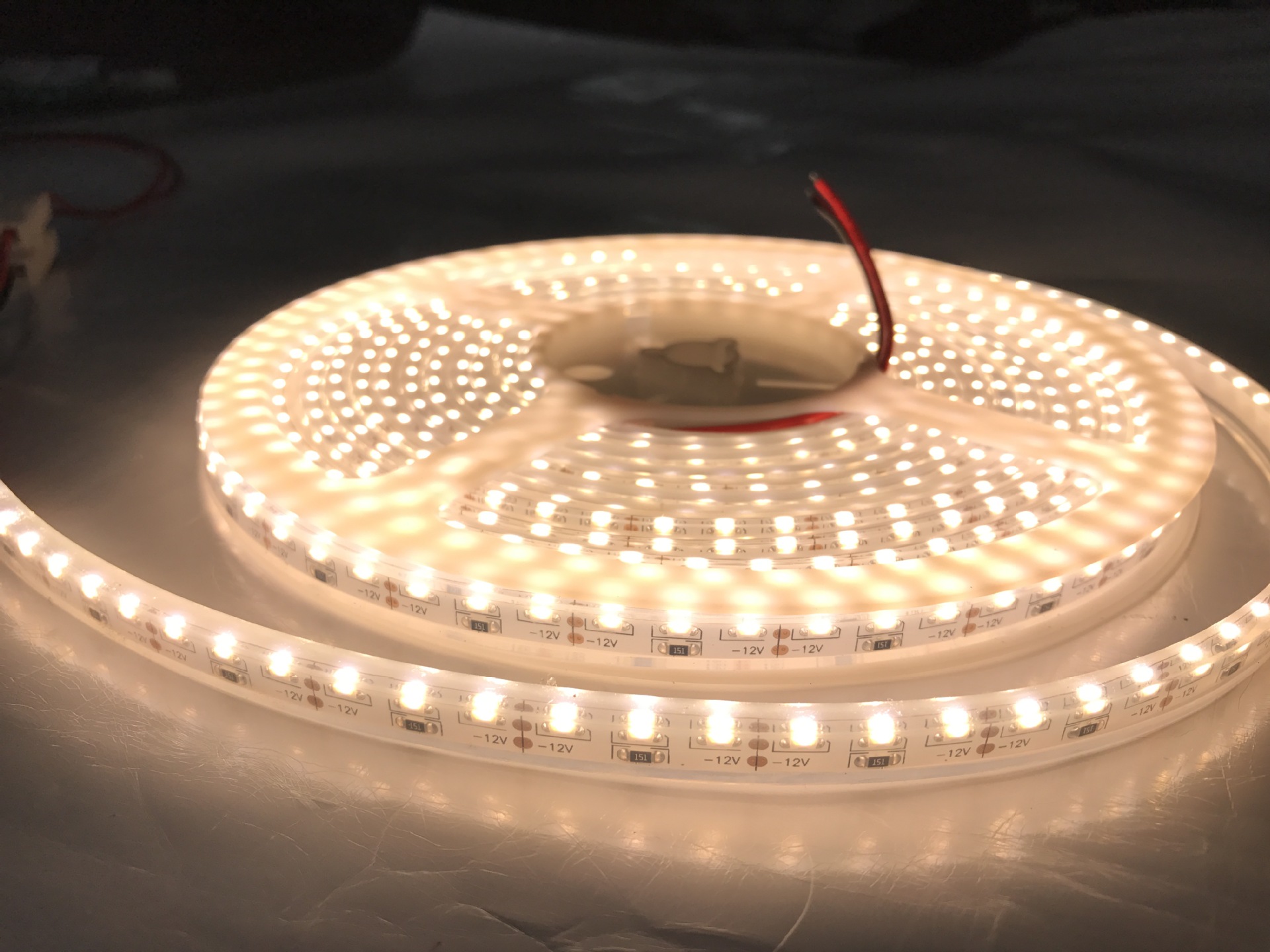 led335侧发光IP68硅胶灌胶防水软灯带 120一米5mm宽 12v软灯条-阿里巴巴