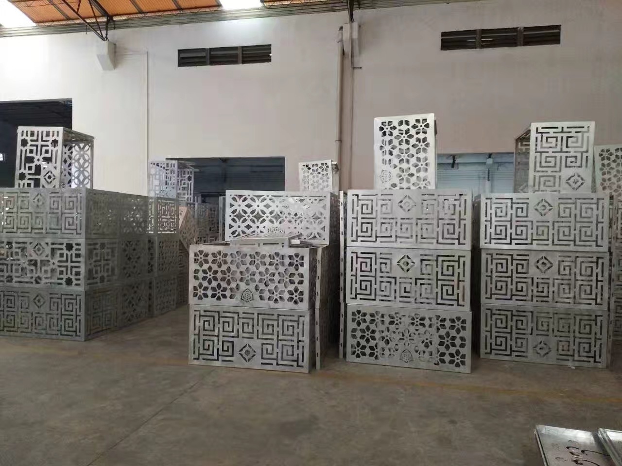 外墙小区美化铝合金空调罩 雕花镂空图案空调罩定制