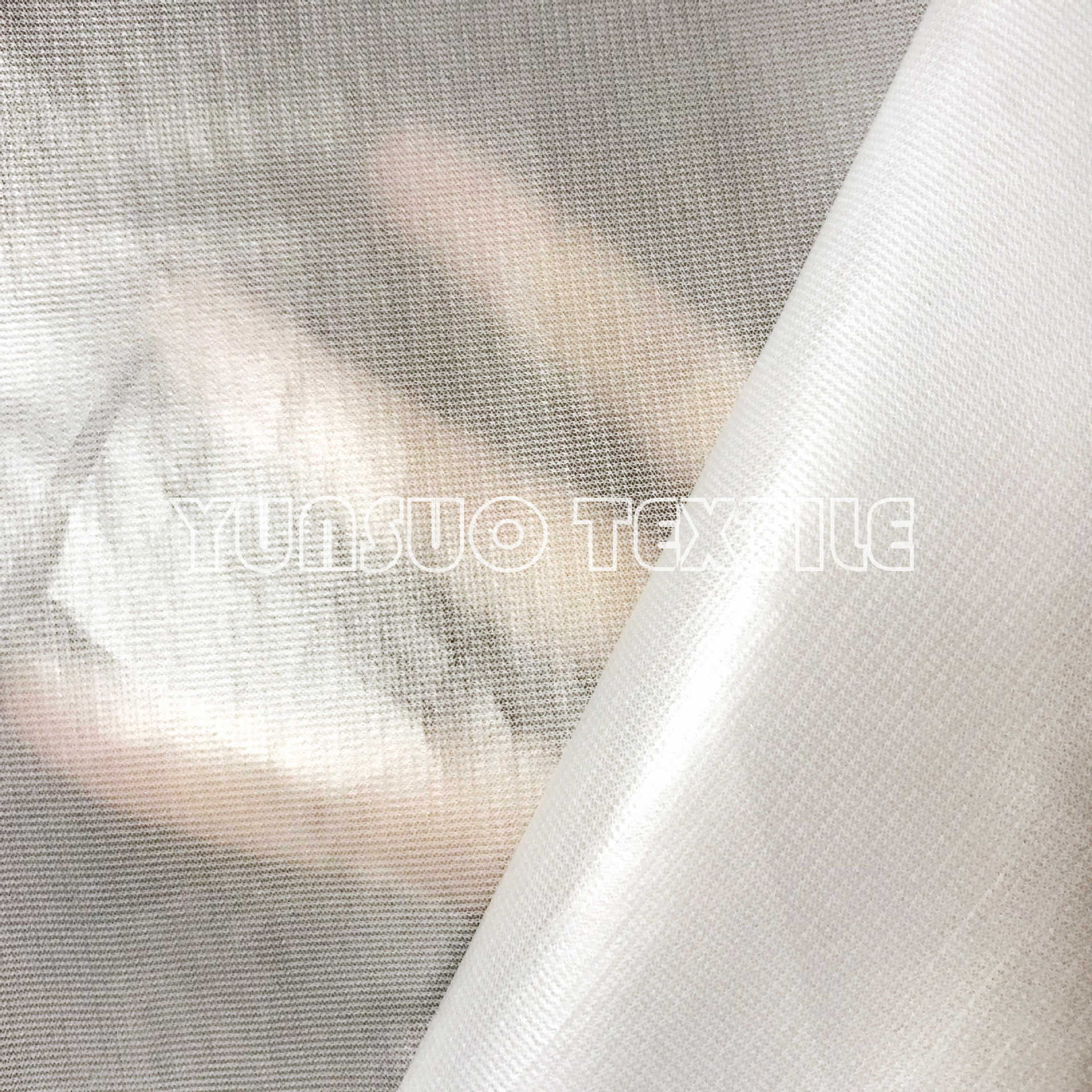 白色半透明 轻薄骑行服 时尚休闲雨衣面料