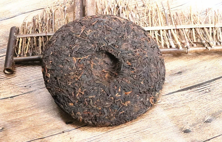 Пуэр tea, 2015 год, 357 грамм, 300 лет