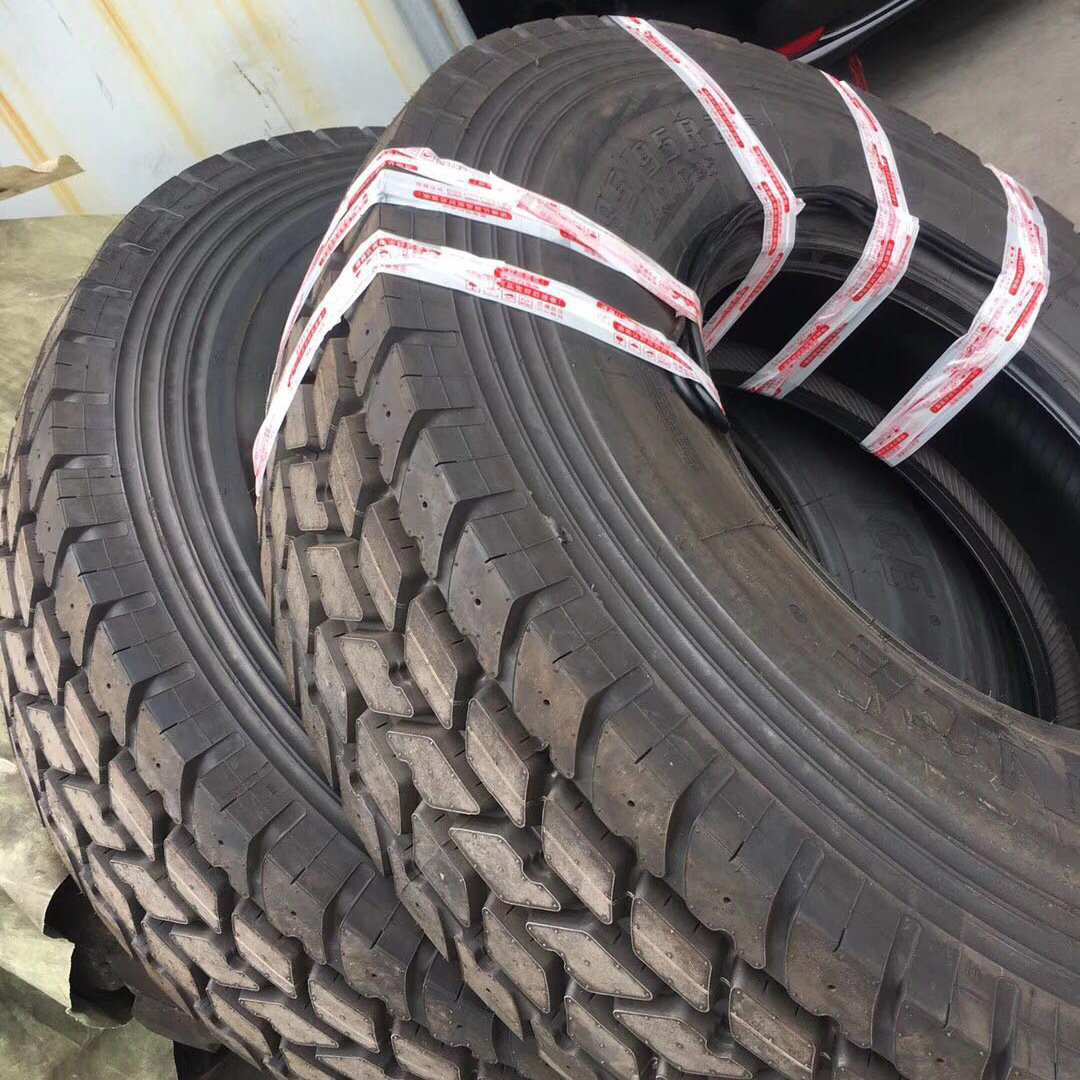 起重机吊车轮胎385 95R25 445 95R25全钢丝轮胎徐工500吨1200吨