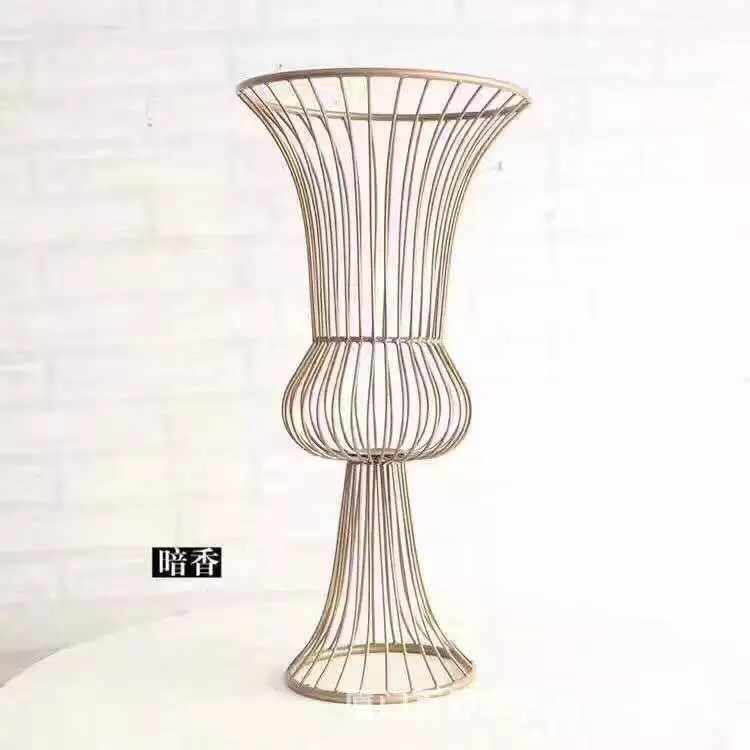 百界批发欧式新款铁艺烛台形花器路引婚庆道具桌摆园艺创意婚礼