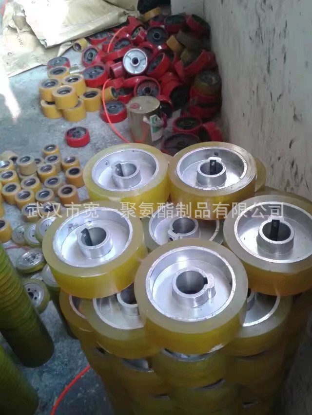 供应湖北荆门载重滚轮聚氨酯橡胶包胶，传动滚轮包胶加工