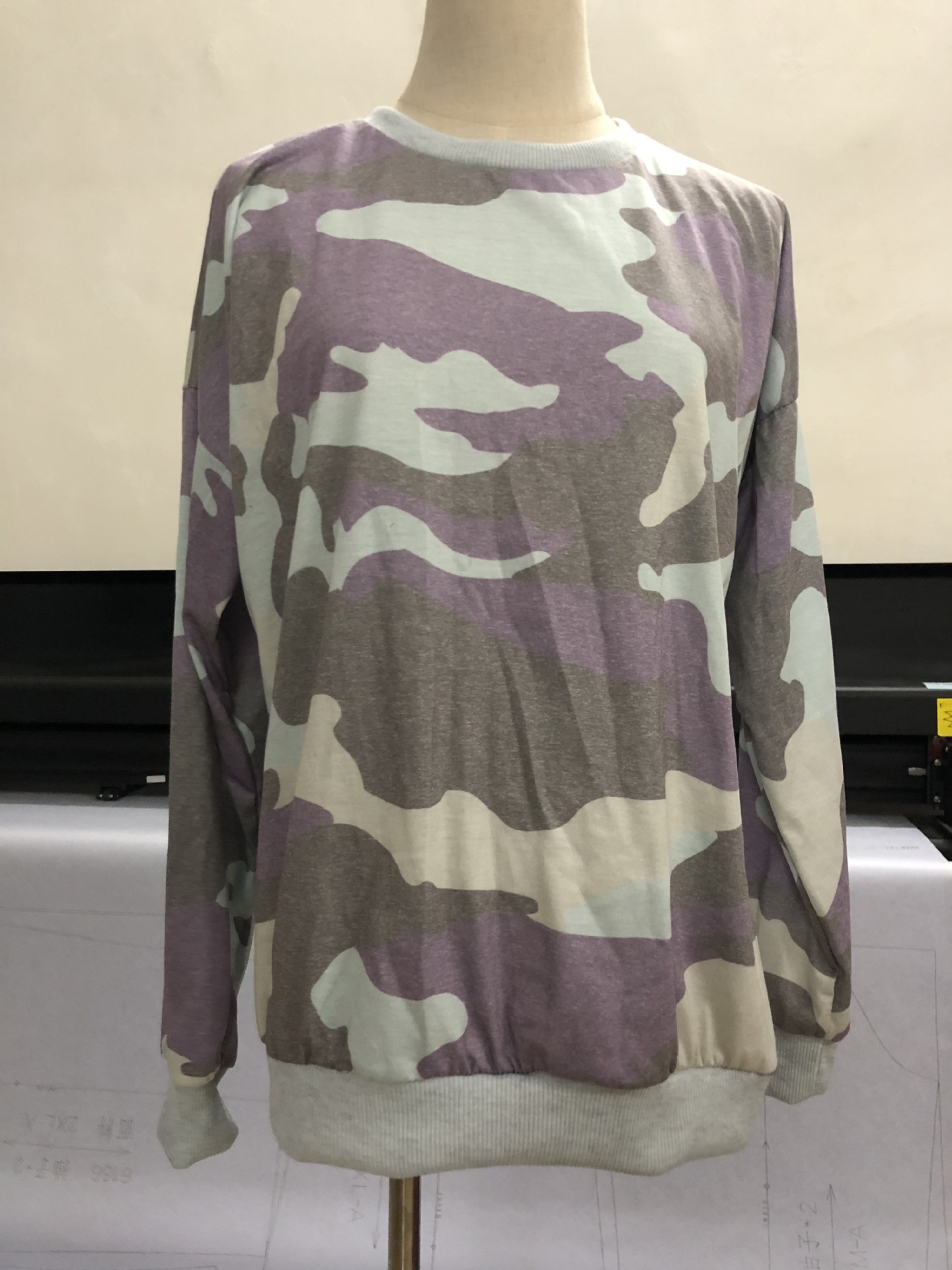 Title 7, Autumn And Winter Print Round Neck Long-sleeved...