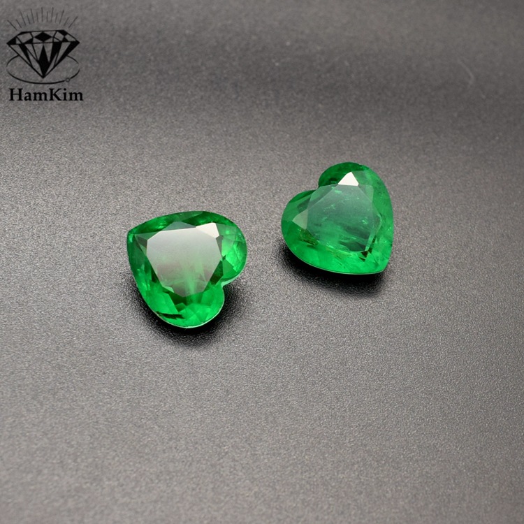 心形拼接宝石祖母绿