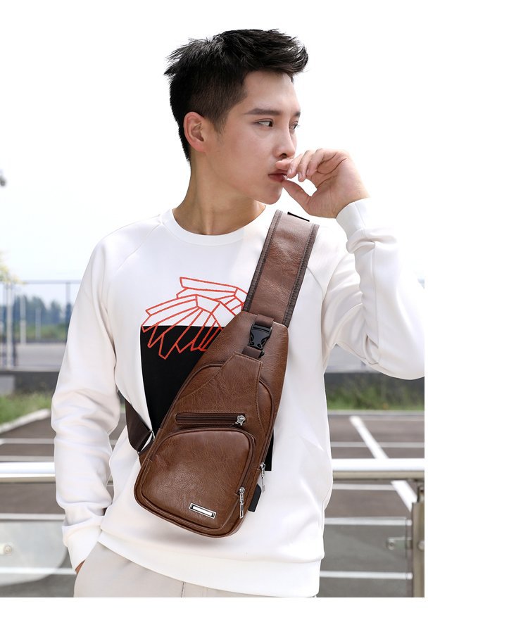 Cross -border explosion USB men's chest bag portable charging casual mesengers outdoor sports PU chest bag