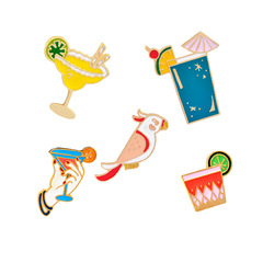 時尚杯子系列胸花檸檬汁沙灘飲料鸚鵡合金滴油胸針跨境雞尾酒徽章